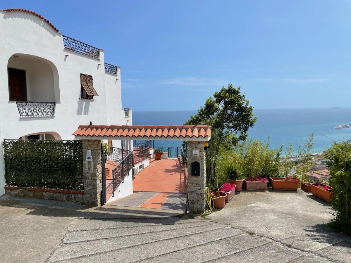 Hotel Sotto Le Stelle ...Il Mare Pietra Ligure Exterior foto