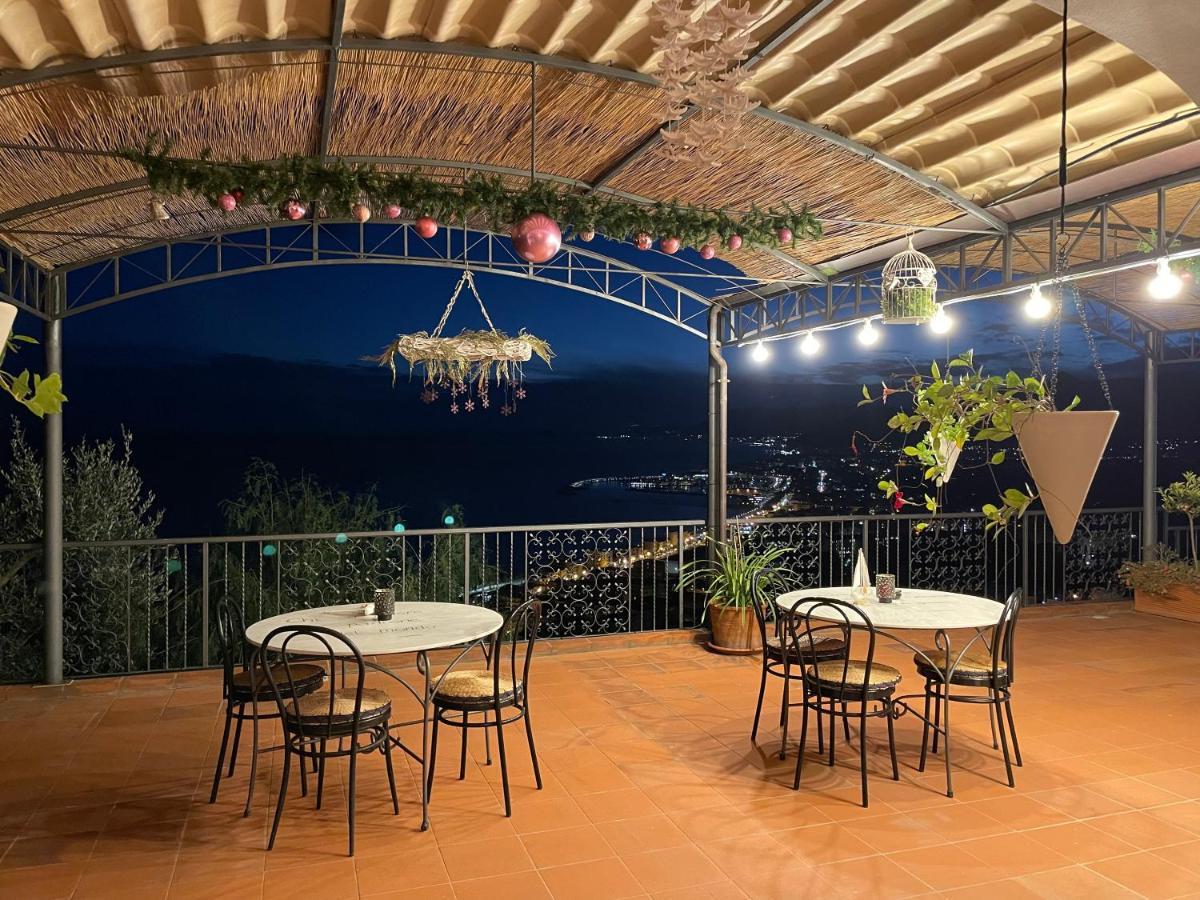 Hotel Sotto Le Stelle ...Il Mare Pietra Ligure Exterior foto